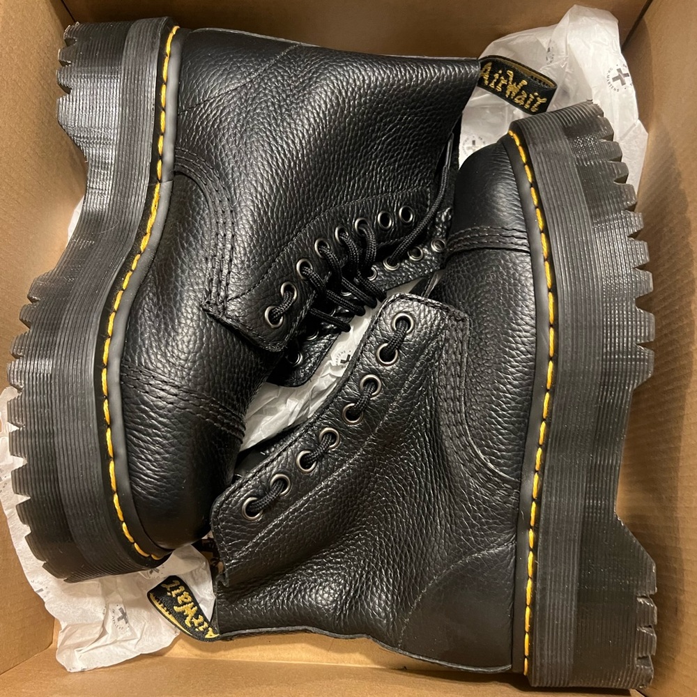 Dr. Martens SINCLAIR platform boots